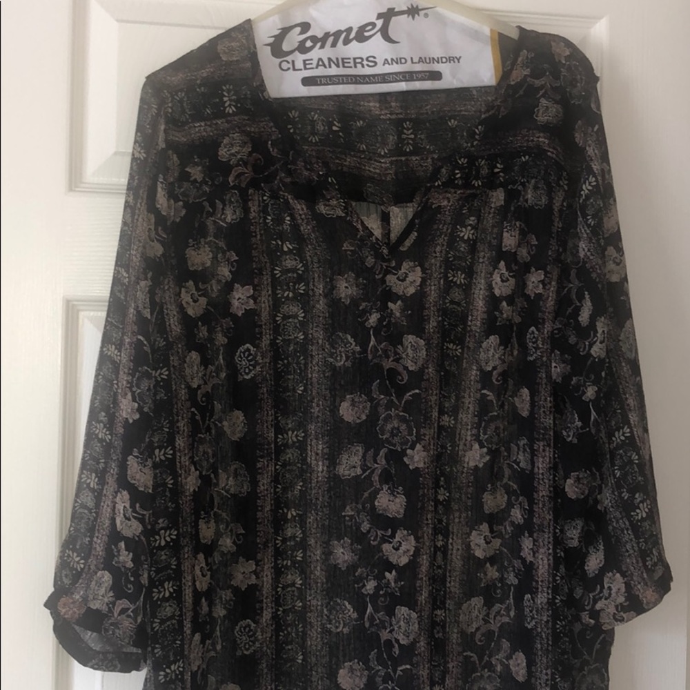 Ladies Blouse/requires Cami